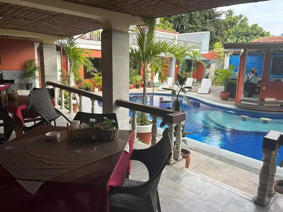 Vincent Resort Room 204 With Netflix Pool Housekeeping! Ángeles Filipinas