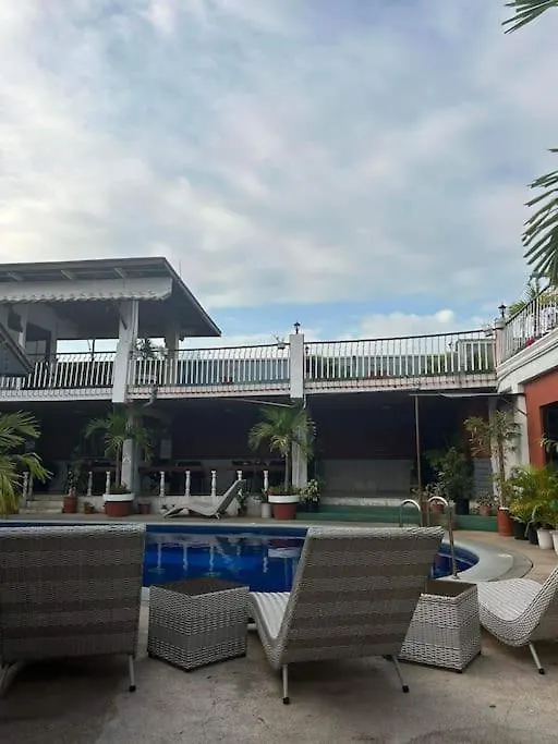 Vincent Resort Room 204 With Netflix Pool Housekeeping! Ángeles