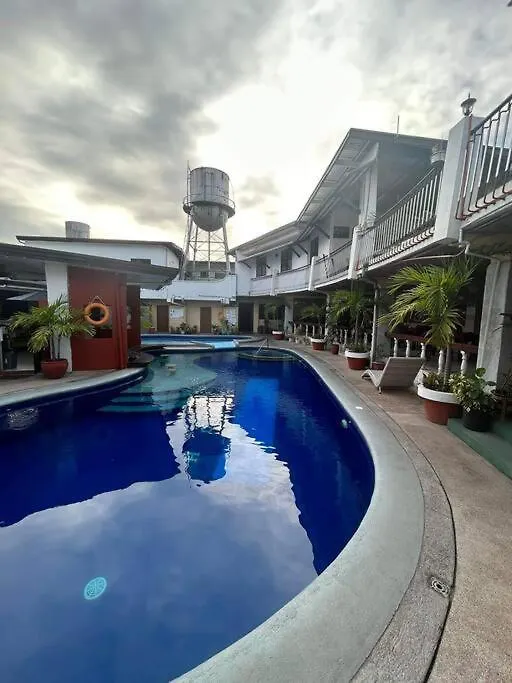 Apartamento Vincent Resort Room 204 With Netflix Pool Housekeeping! Ángeles