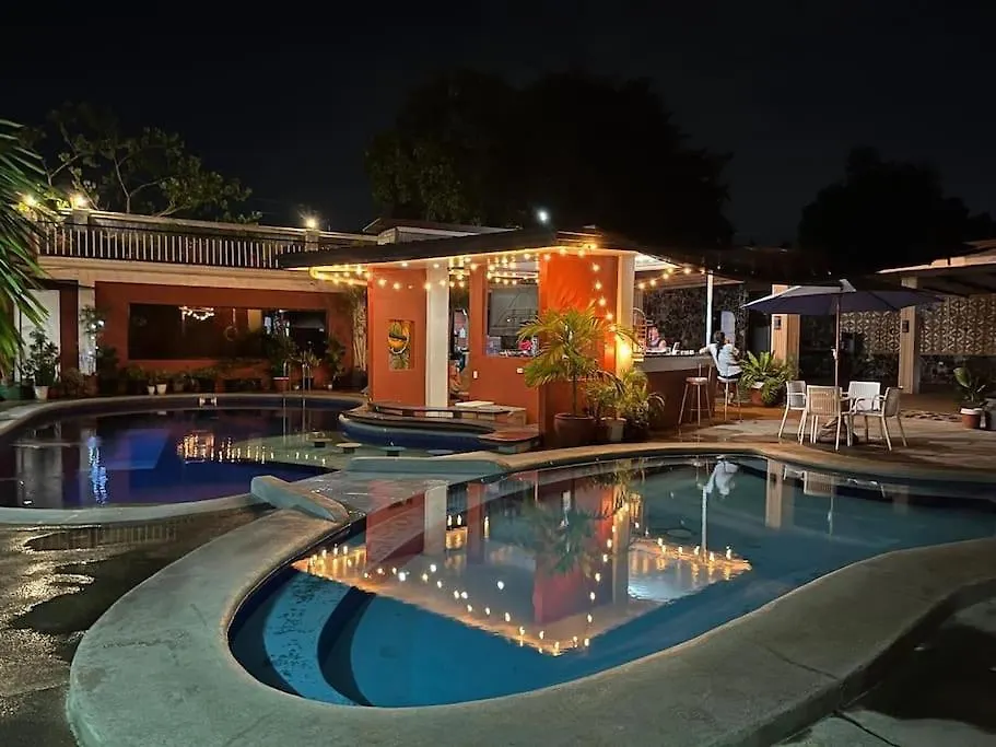 Vincent Resort Room 204 With Netflix Pool Housekeeping! Ángeles