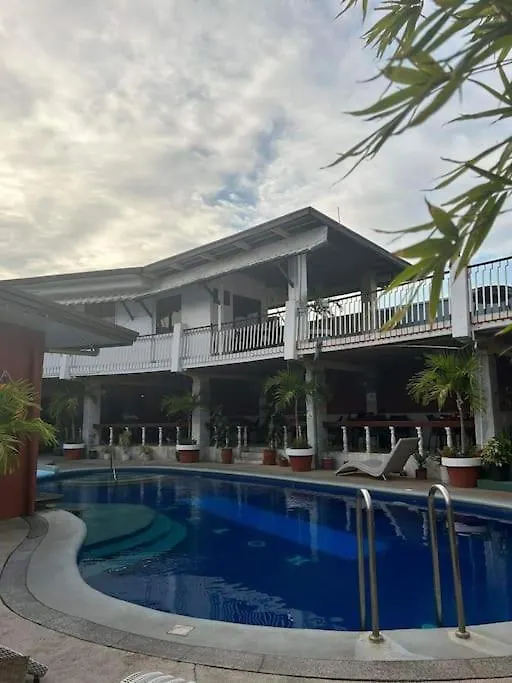 Vincent Resort Room 204 With Netflix Pool Housekeeping! Ángeles 0*,  Filipinas